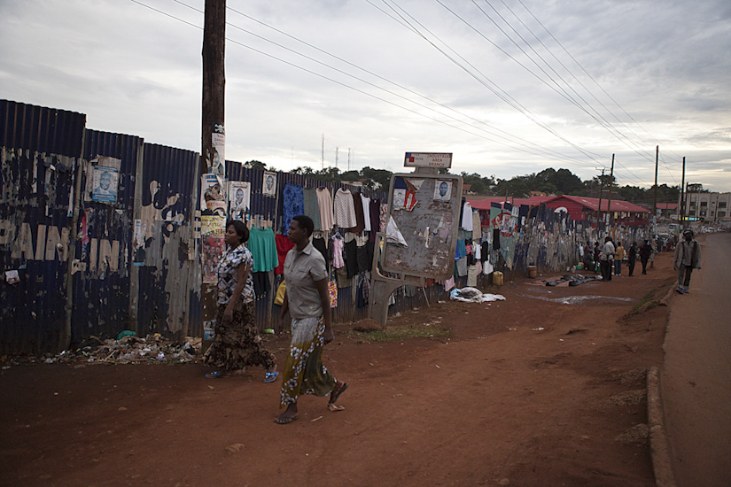 http://www.inesdellavalle.com/files/gimgs/11_04kampalamuro.jpg